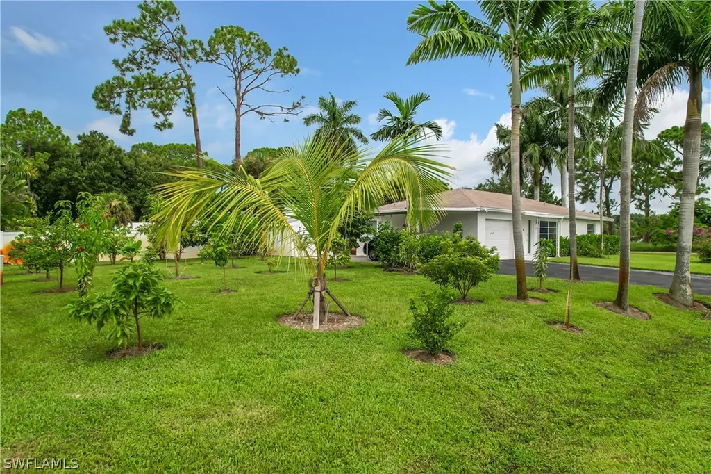 3933 12th Street N Naples FL 34103