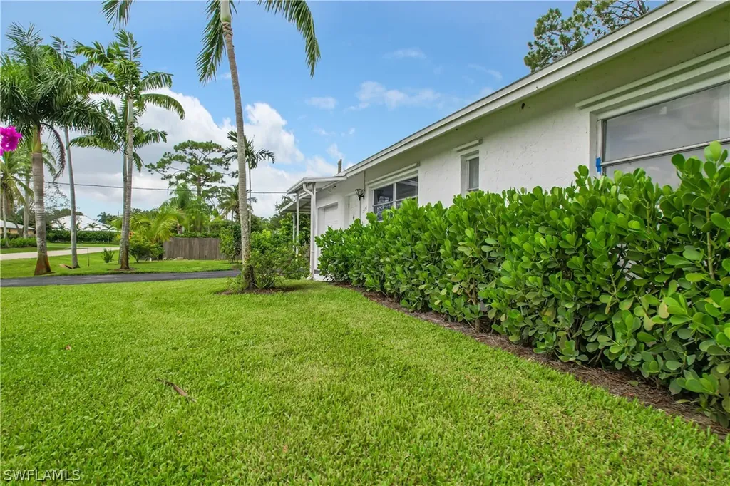 3933 12th Street N Naples FL 34103