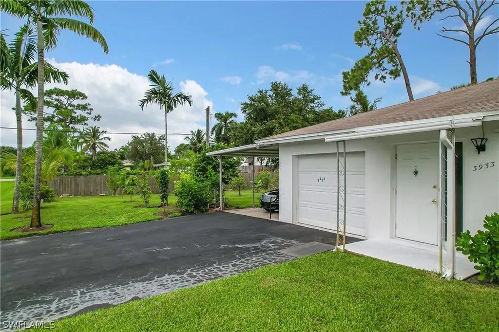 3933 12th Street N Naples FL 34103