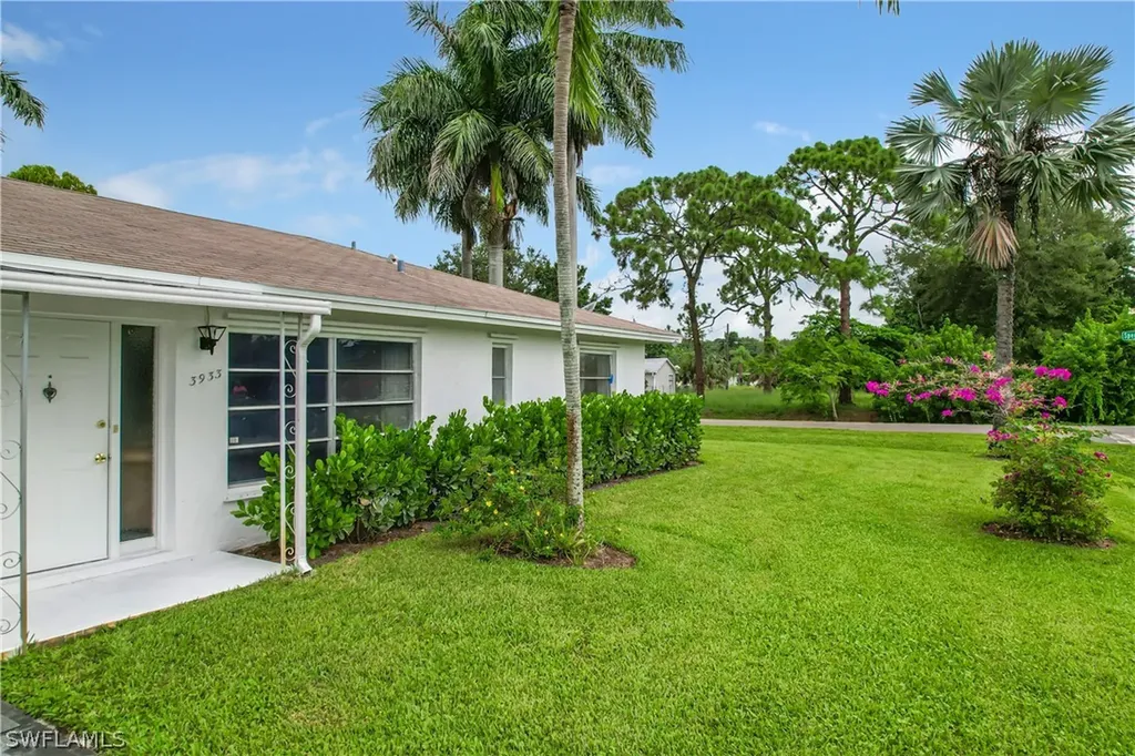 3933 12th Street N Naples FL 34103