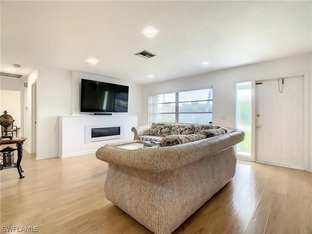 3933 12th Street N Naples FL 34103