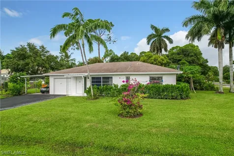 3933 12TH Street N Naples FL 34103