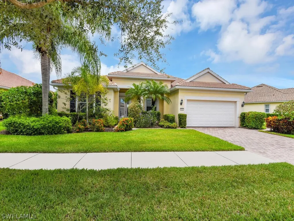 8581 Julia Lane Naples FL 34114