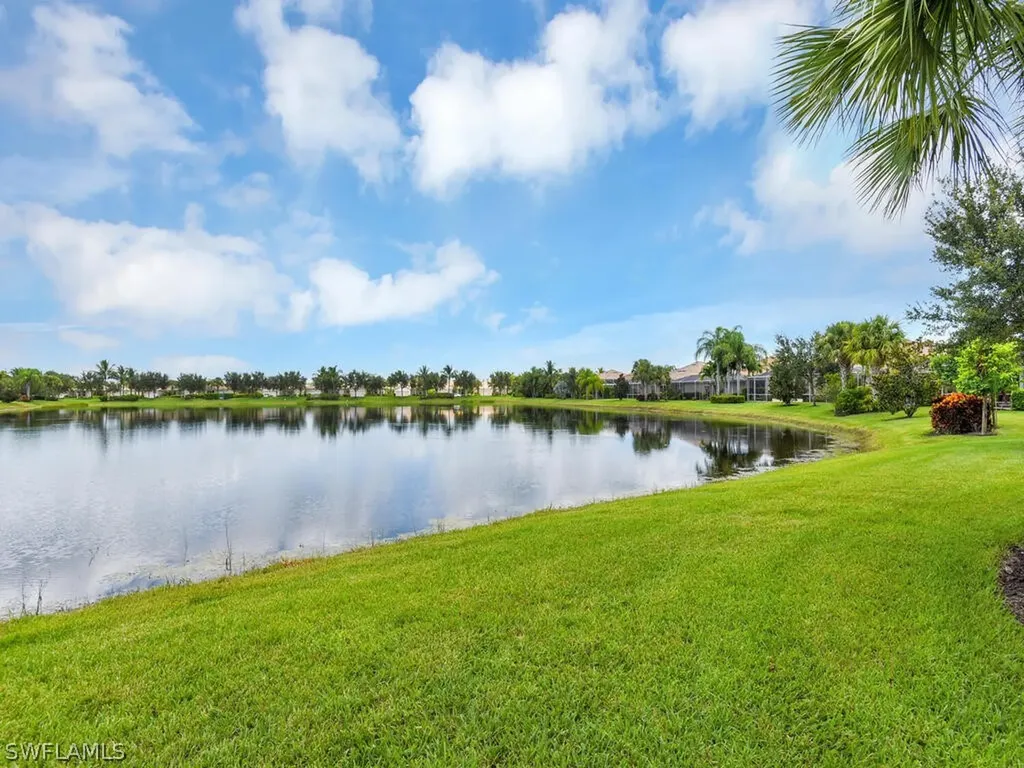 8581 Julia Lane Naples FL 34114