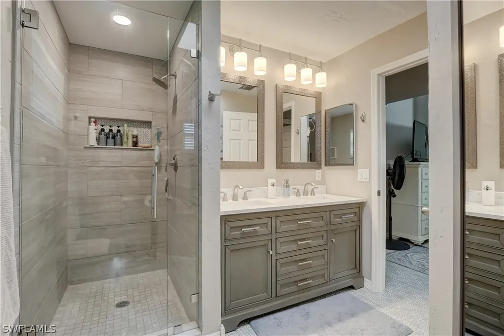 136 Bordeaux Circle Naples FL 34112