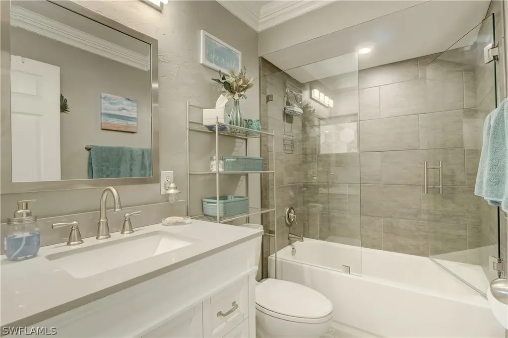 136 Bordeaux Circle Naples FL 34112