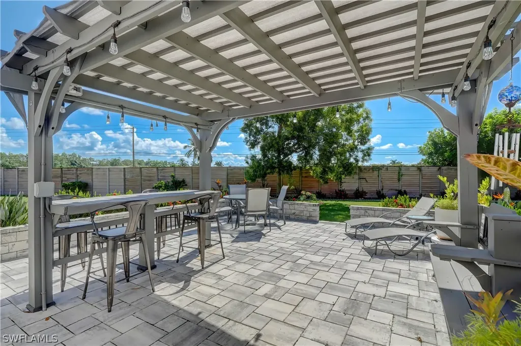 136 Bordeaux Circle Naples FL 34112