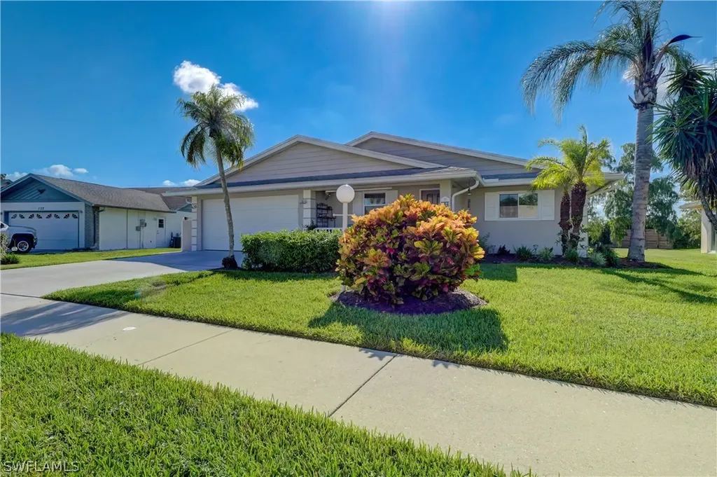 136 Bordeaux Circle Naples FL 34112