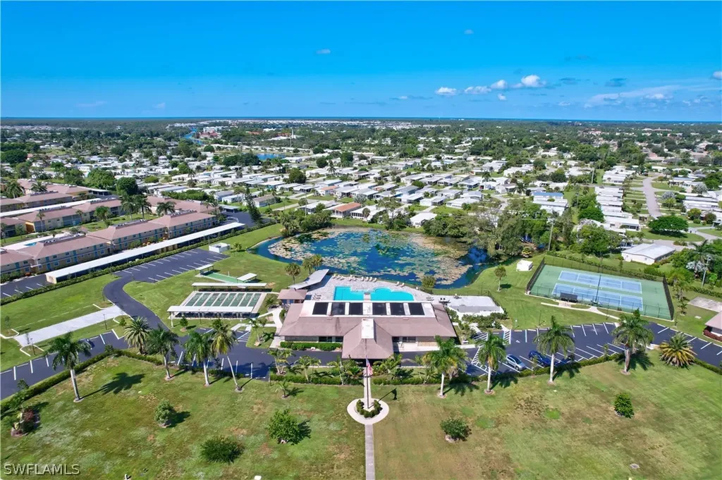136 Bordeaux Circle Naples FL 34112