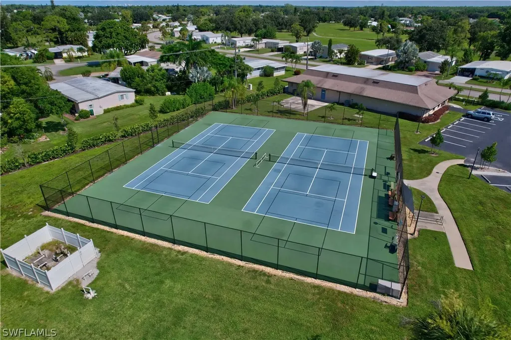 136 Bordeaux Circle Naples FL 34112