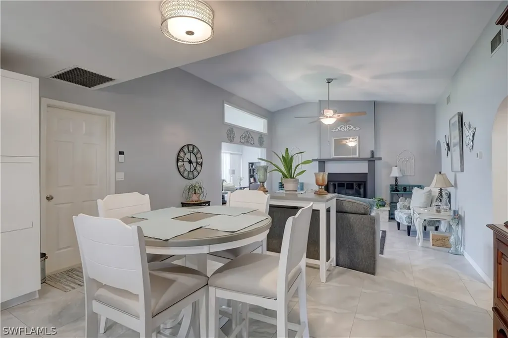 136 Bordeaux Circle Naples FL 34112