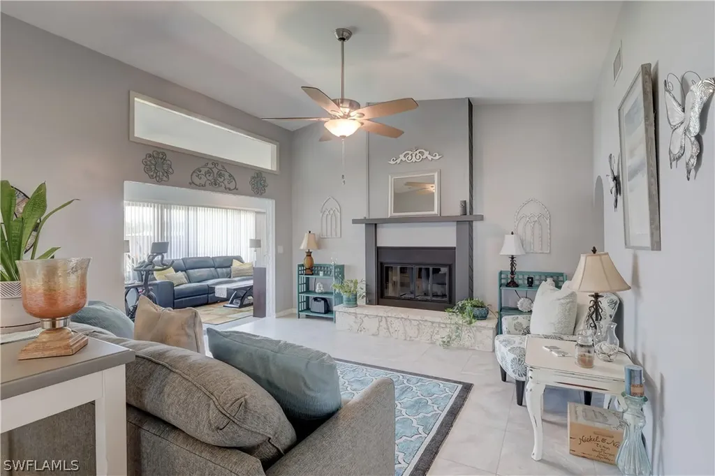 136 Bordeaux Circle Naples FL 34112