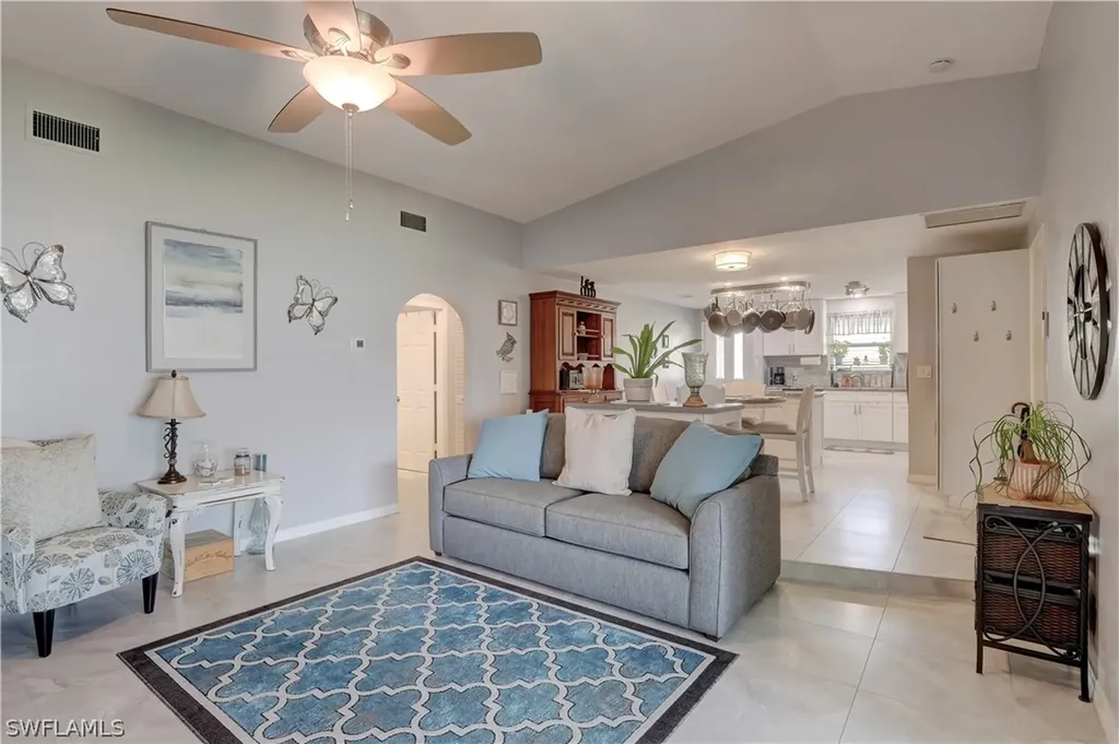 136 Bordeaux Circle Naples FL 34112
