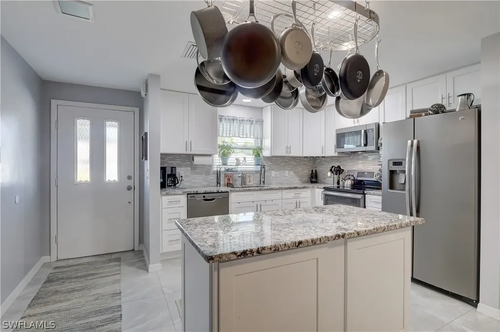136 Bordeaux Circle Naples FL 34112