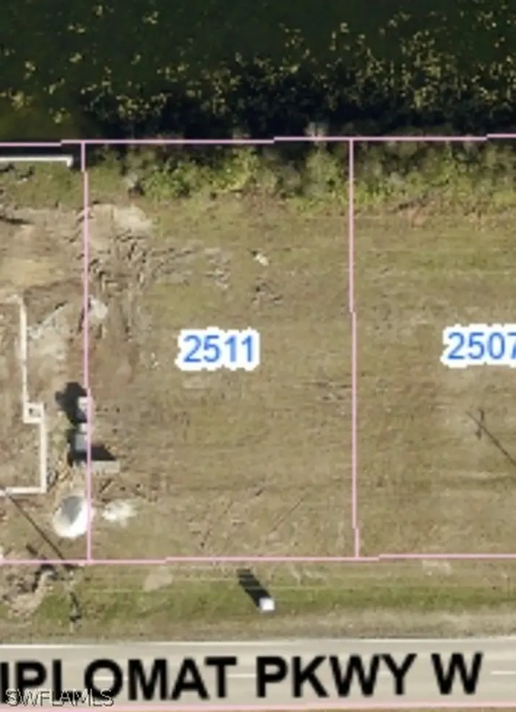 2511 Diplomat W Cape Coral FL 33993