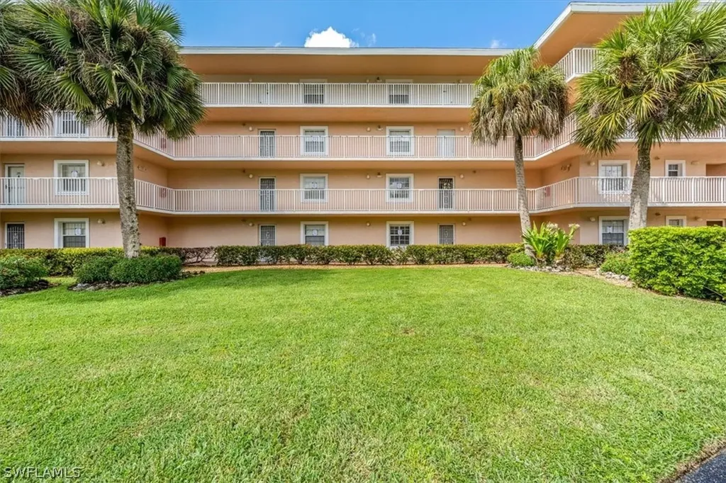 441 Quail Forest Boulevard Naples FL 34105