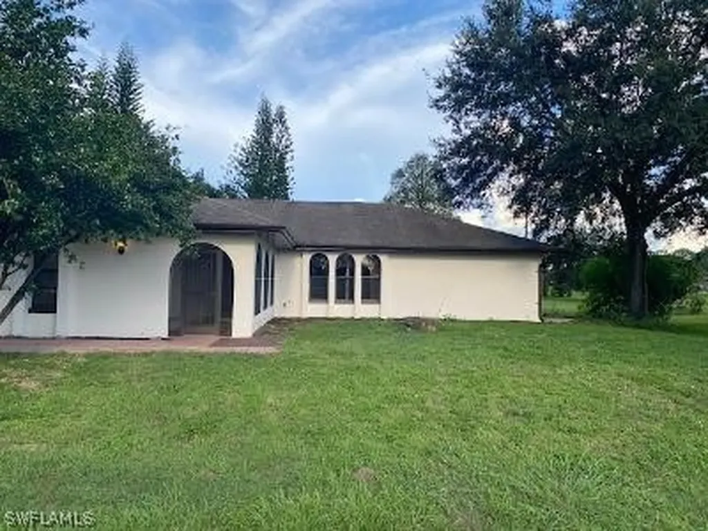 346 Delaware Road Lehigh Acres FL 33936
