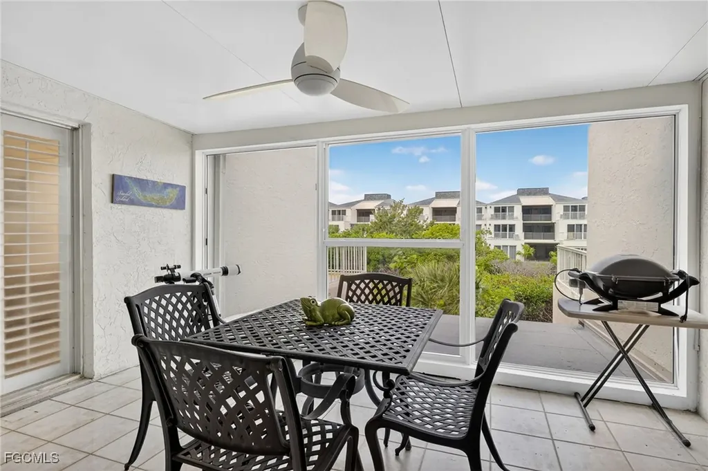 200 Periwinkle Way Sanibel FL 33957