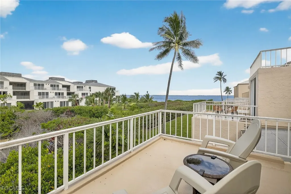 200 Periwinkle Way Sanibel FL 33957