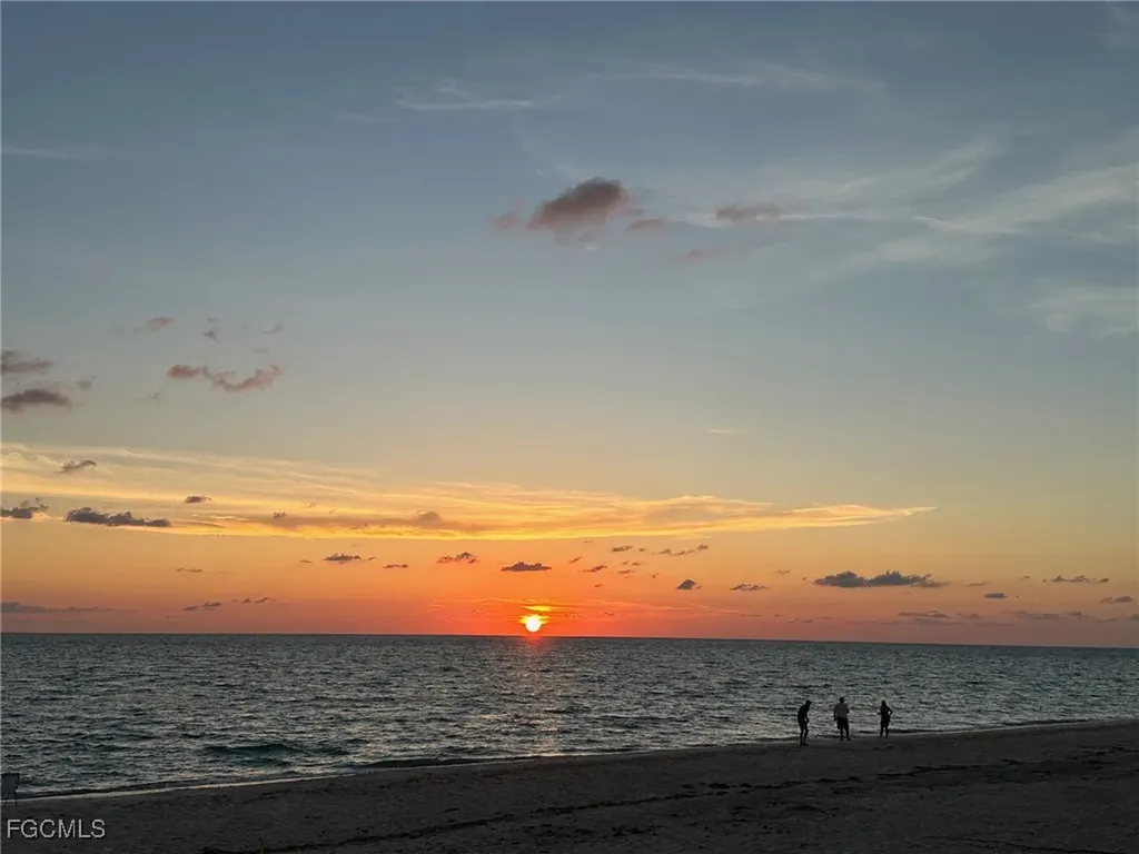 200 Periwinkle Way Sanibel FL 33957