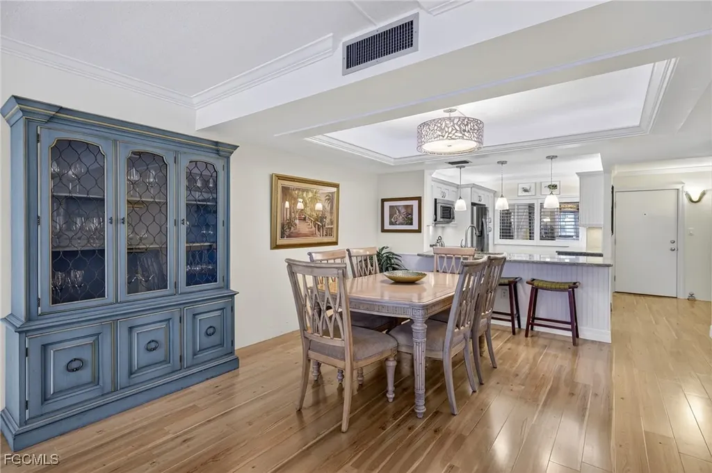 200 Periwinkle Way Sanibel FL 33957