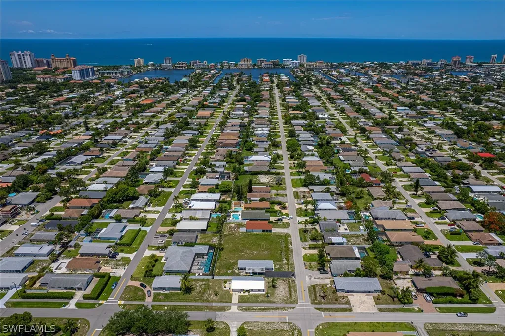 9675 7th Street N Naples FL 34108
