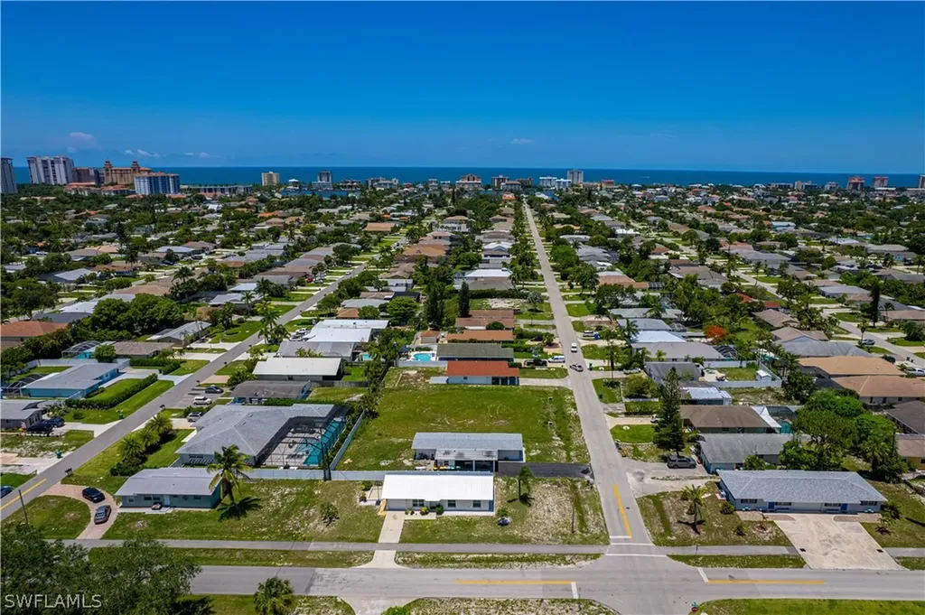 9675 7th Street N Naples FL 34108