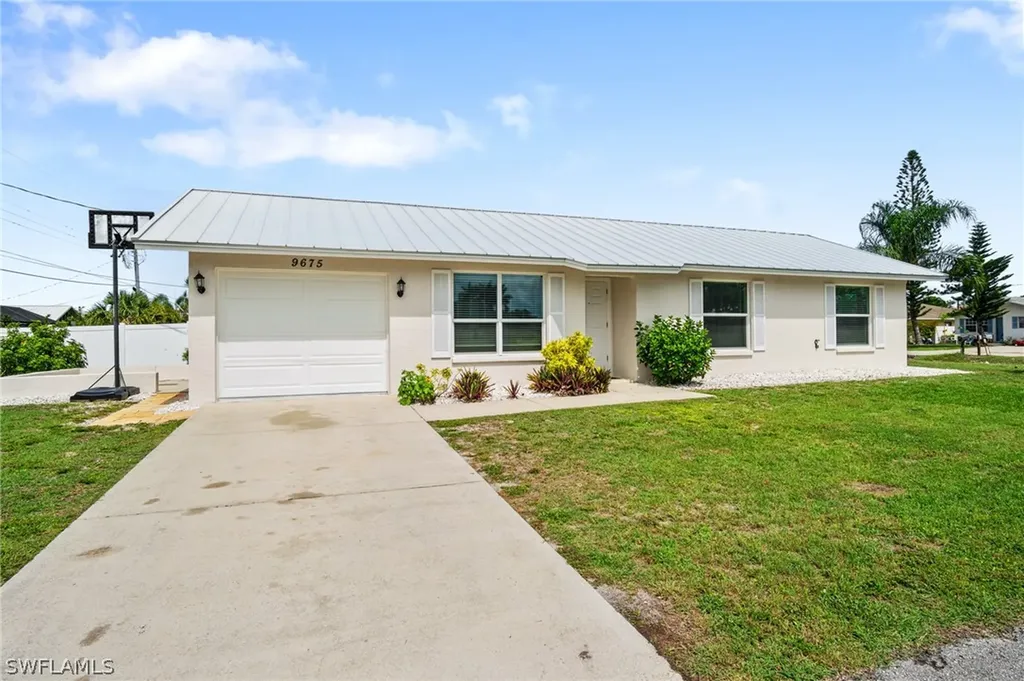 9675 7th Street N Naples FL 34108