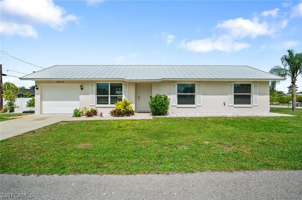 9675 7th Street N Naples FL 34108