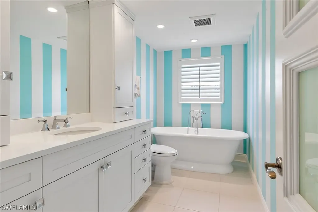 2777 Gulf Shore Boulevard N Naples FL 34103