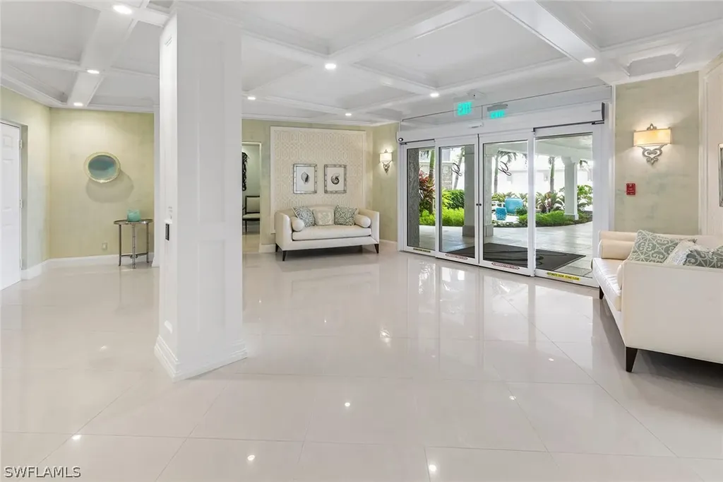 2777 Gulf Shore Boulevard N Naples FL 34103