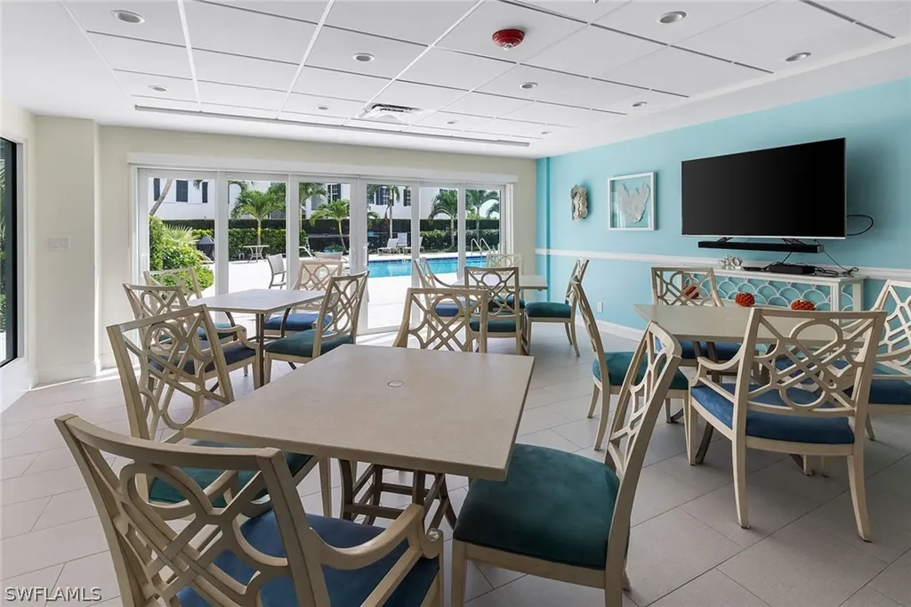 2777 Gulf Shore Boulevard N Naples FL 34103