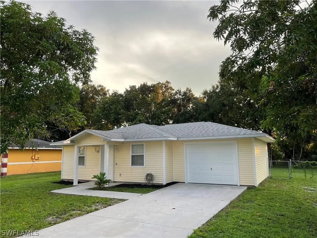 1920 French Street Fort Myers FL 33916