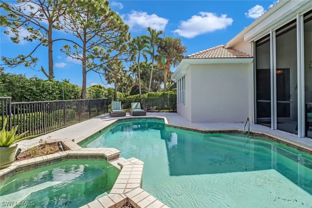 1725 Marsh Run Naples FL 34109