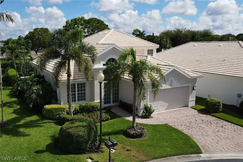 1725 Marsh Run Naples FL 34109