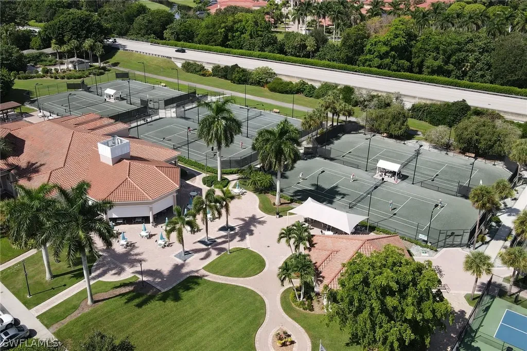 1725 Marsh Run Naples FL 34109