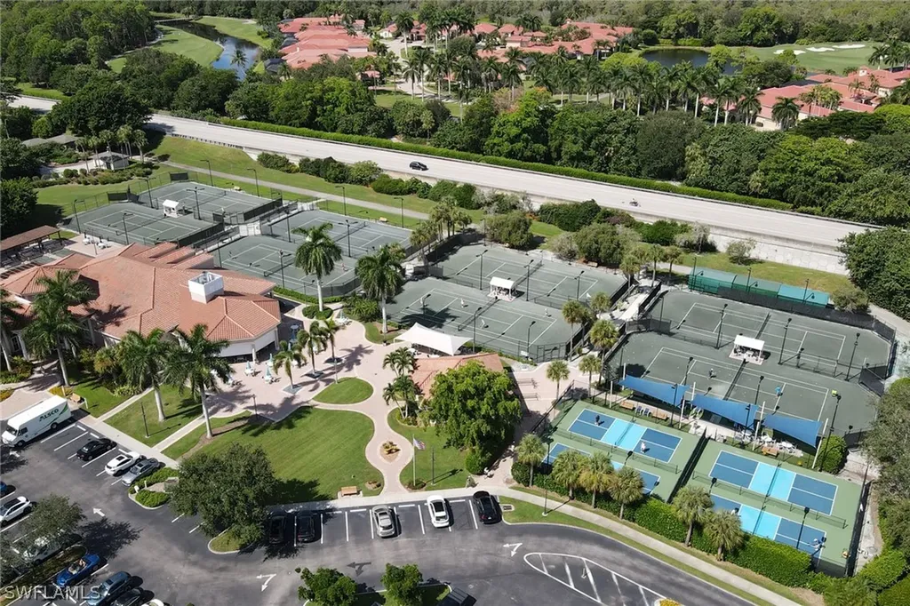 1725 Marsh Run Naples FL 34109
