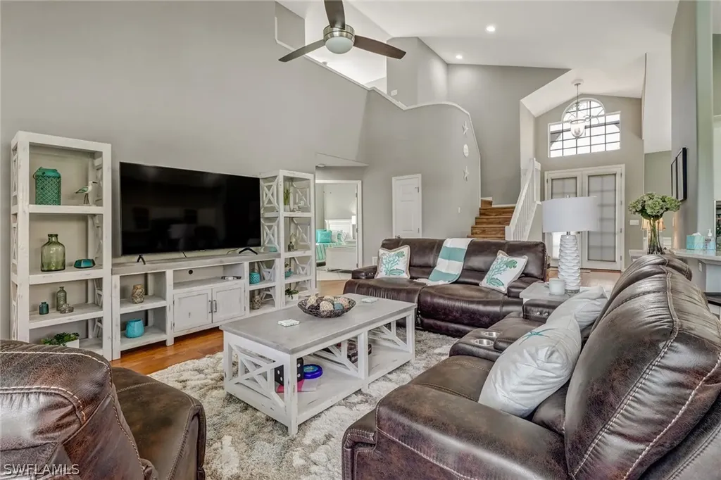 1725 Marsh Run Naples FL 34109