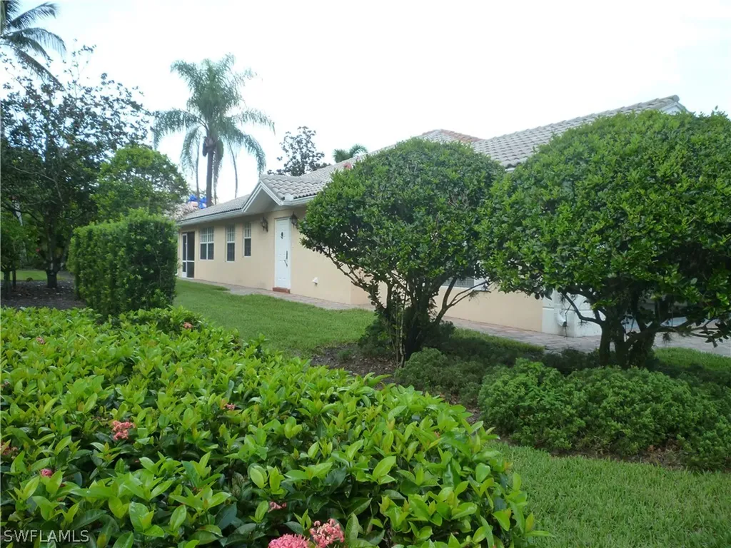 5601 Eleuthera Way Naples FL 34119