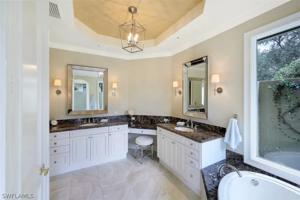 12627 Colliers Reserve Drive Naples FL 34110