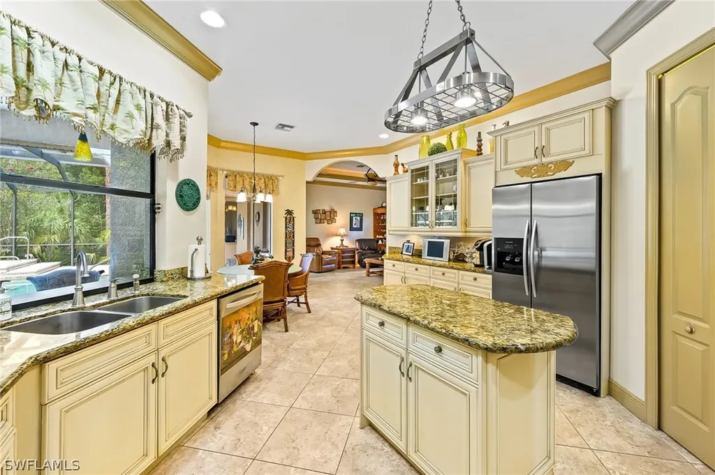 491 3rd Street SW Naples FL 34117