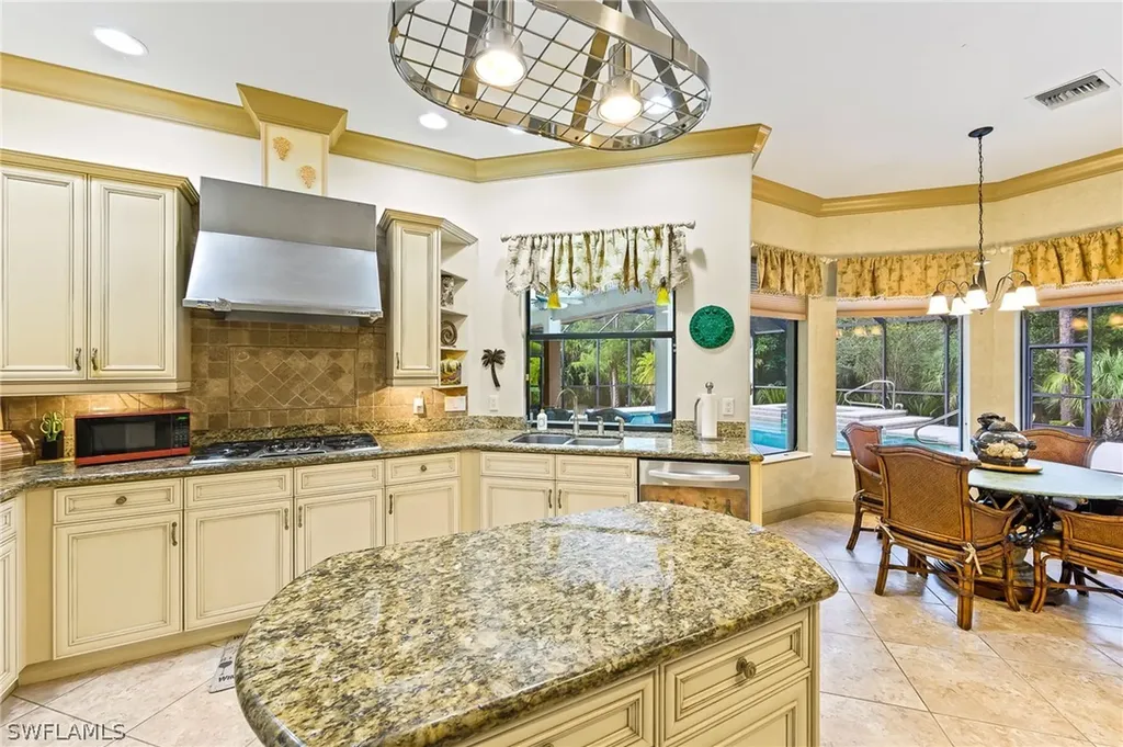 491 3rd Street SW Naples FL 34117