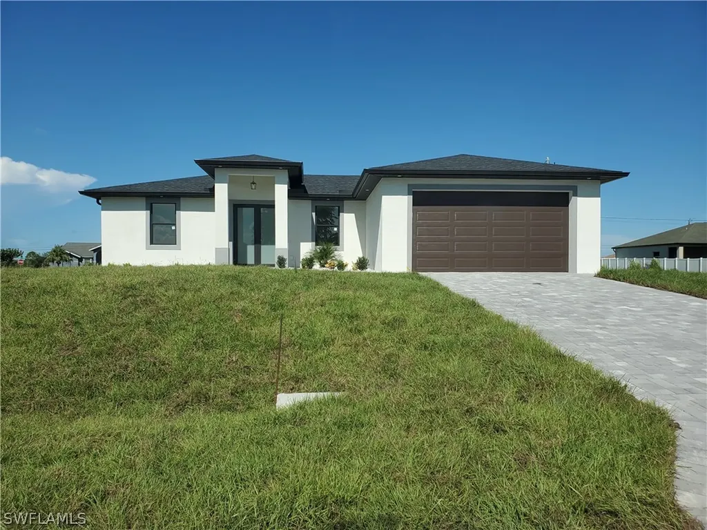 1220 NE 9th Place Cape Coral FL 33909