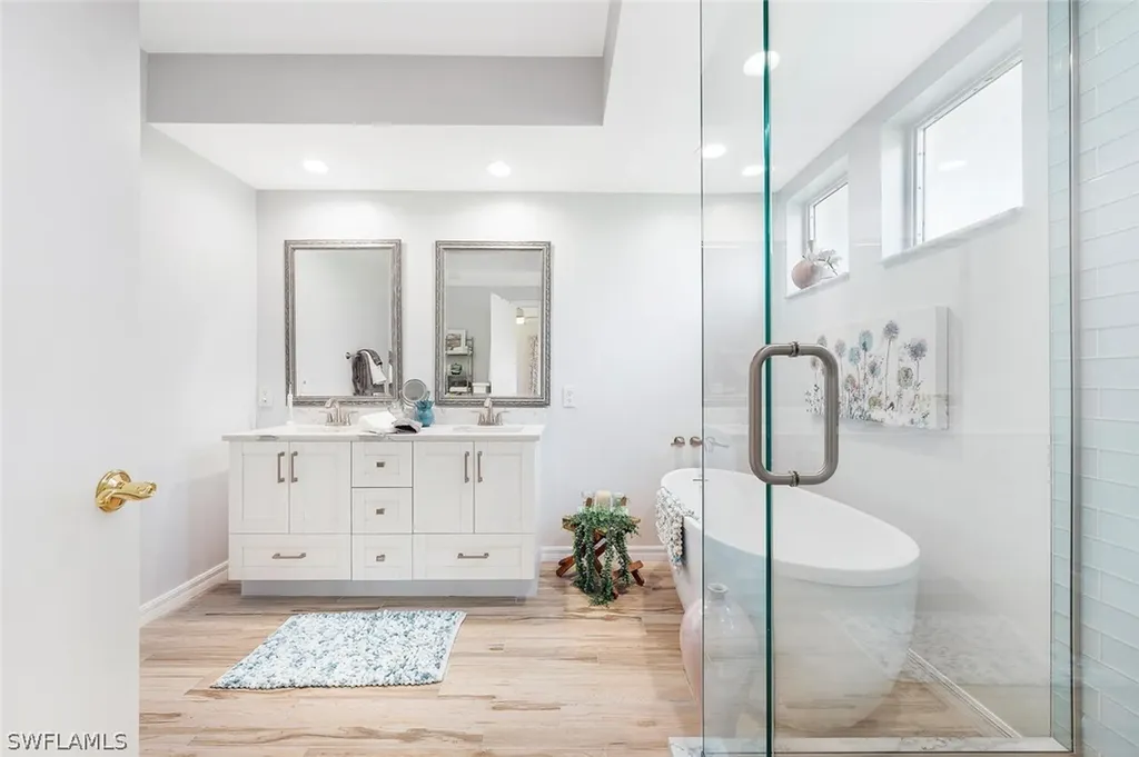 5818 Glencove Drive Naples FL 34108