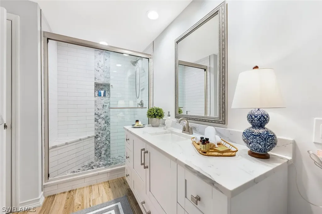 5818 Glencove Drive Naples FL 34108