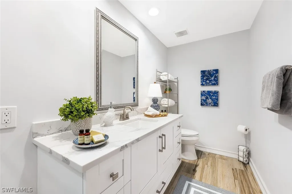 5818 Glencove Drive Naples FL 34108