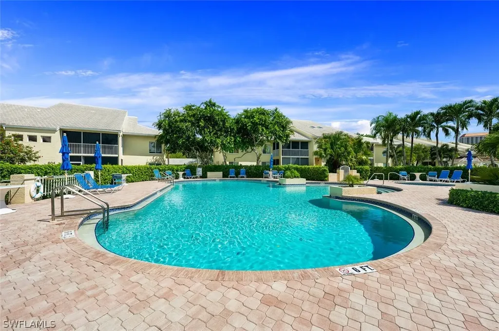 5818 Glencove Drive Naples FL 34108