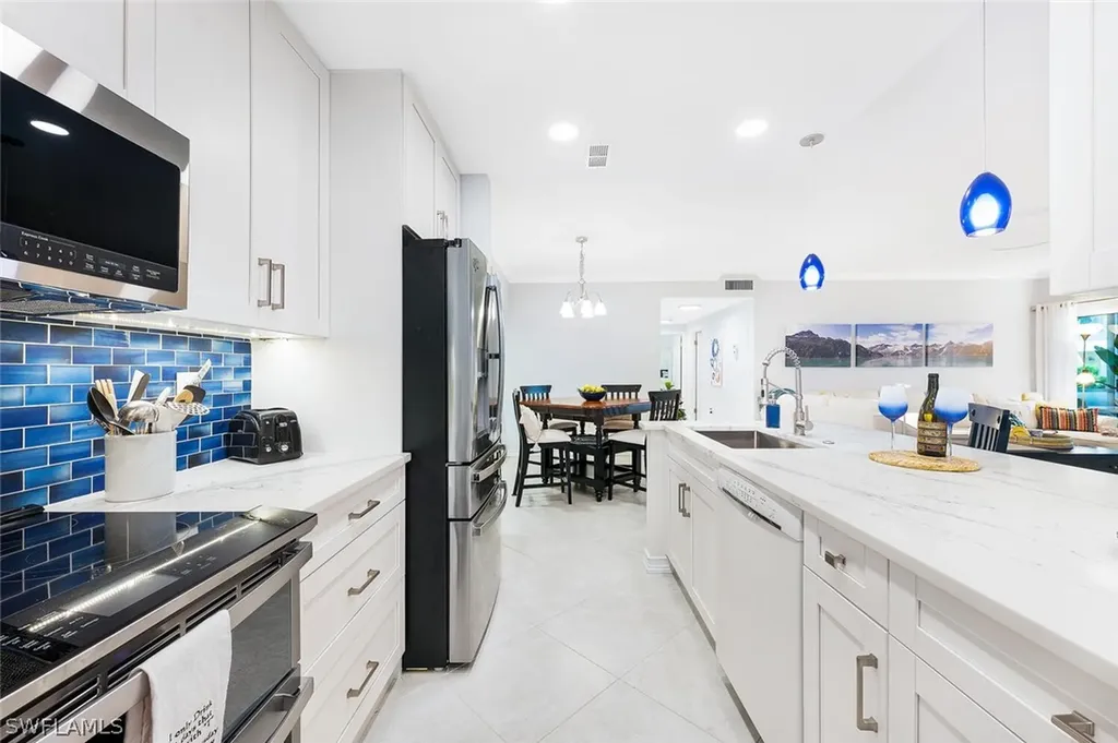 5818 Glencove Drive Naples FL 34108