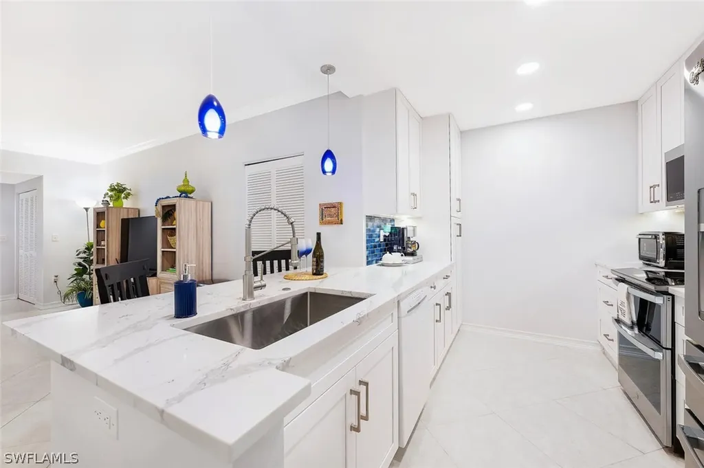 5818 Glencove Drive Naples FL 34108