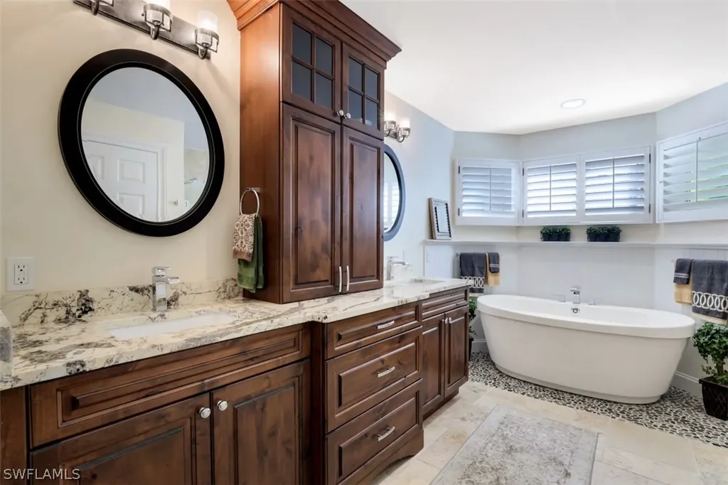 6647 Trident Way Naples FL 34108